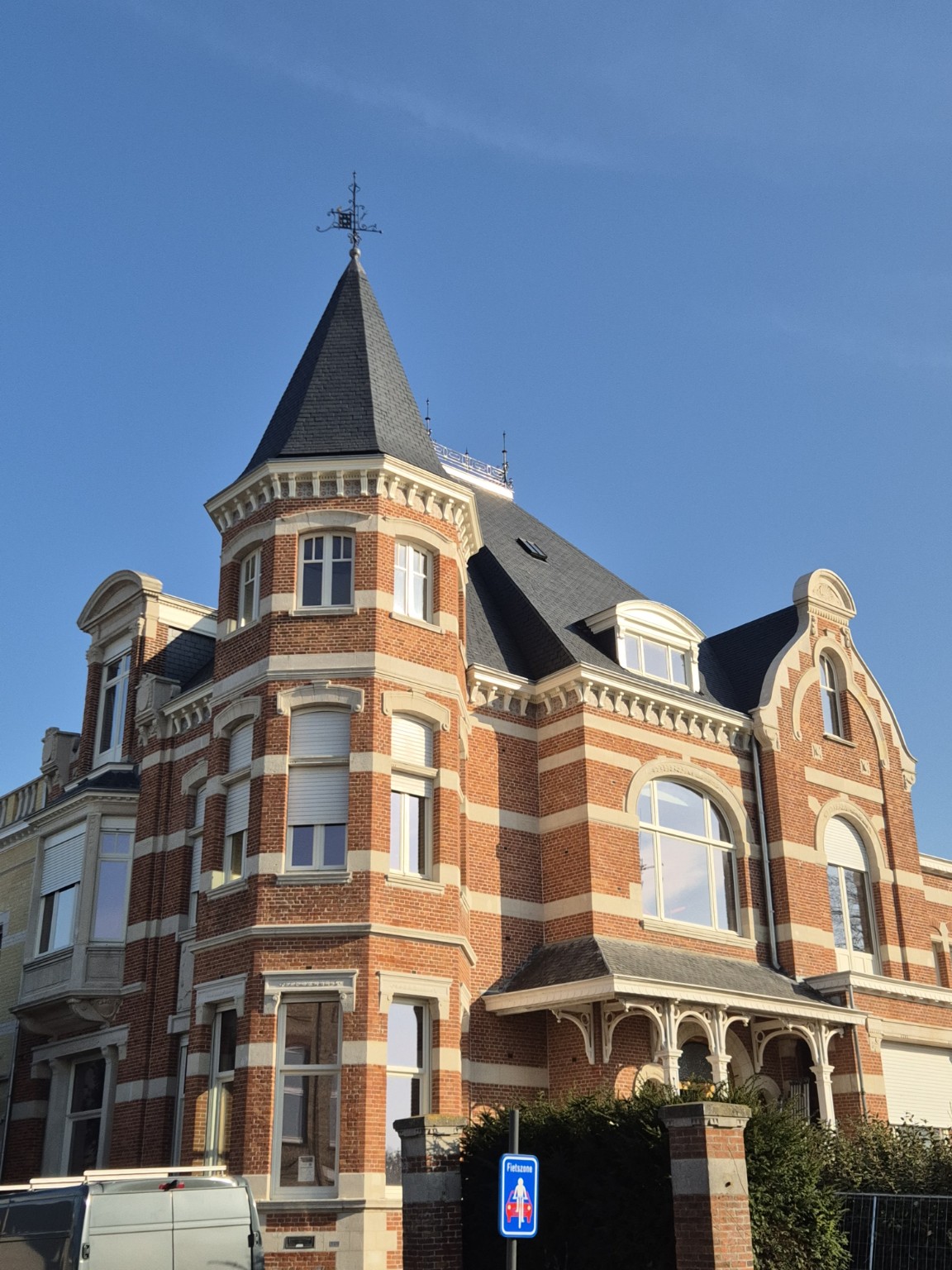 Karaktervolle villa met leien dak